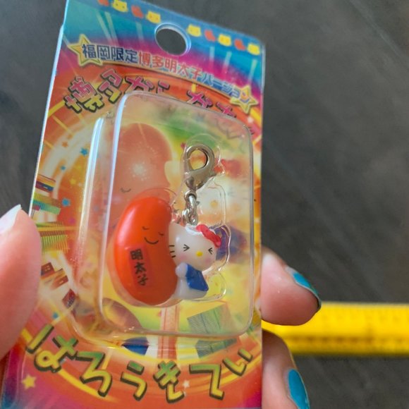 2005 HELLO KITTY MENTAIKO CELL CHARM - Picture 4 of 7
